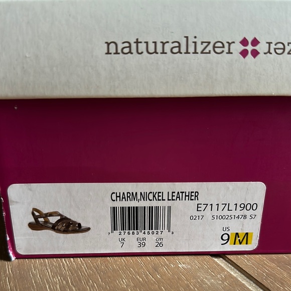 Naturalizer Women's Bronze Leather Strappy Sandals - Picture 2 of 7